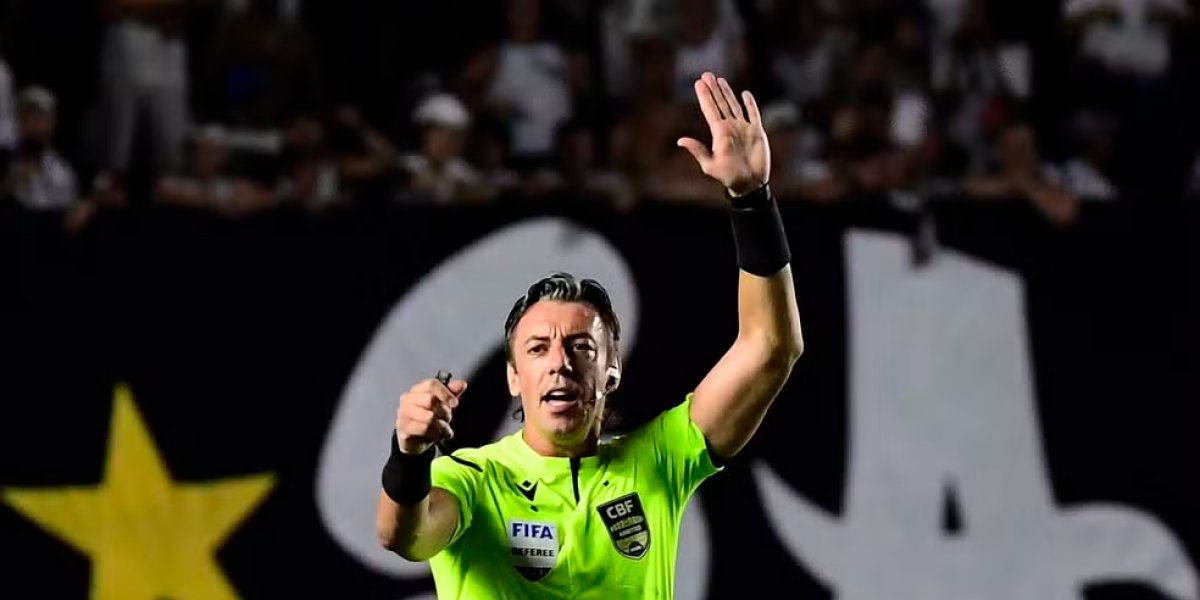 CBF escolhe Raphael Claus para apitar o Ba-Vi deste domingo (21)