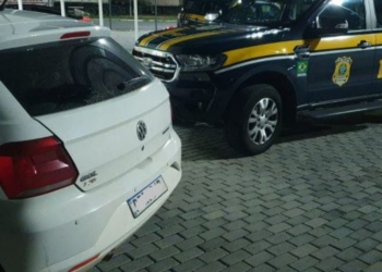 PRF recupera carro com registro de roubo em Paulo Afonso