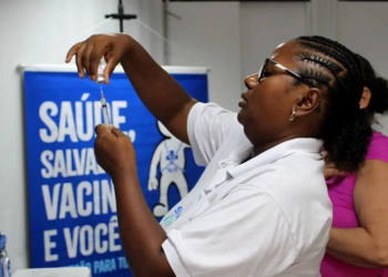 Para zerar estoque, Salvador terá estratégia de vacinação contra a dengue nesta segunda-feira