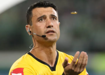 Juiz de Bahia x Grêmio teve arbitragem polêmica no duelo de 2023