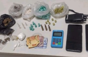 Drogas e munições são apreendidas pela PM no Arenoso