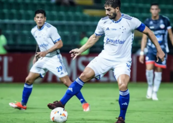 Cruzeiro vence o Alianza fora de casa e segue vivo na Sul-Americana