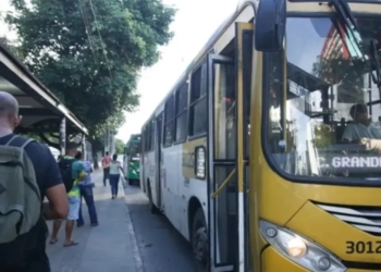 Moradores de Mirantes de Periperi e Vila Verde amanheceram sem ônibus