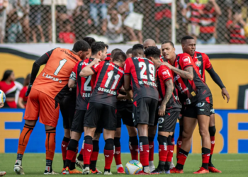 Vitória pode enfrentar o Vasco sem dois pilares da defesa; entenda