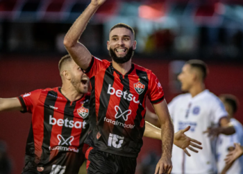 Wagner Leonardo é somente advertido pelo STJD e encara o Atlético-GO