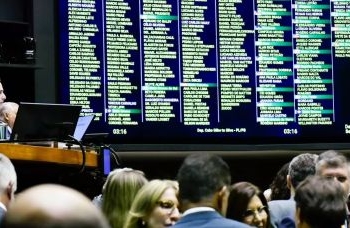Senado aprova reajustes salariais e reestruturação de servidores