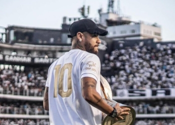 Neymar desmente rumores, mas mantém sonho de retornar ao Santos