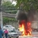 Carro pega fogo na Av. Juracy Magalhães