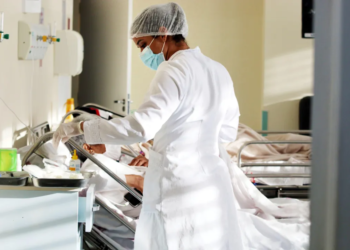 Governo da Bahia promove quase 10 mil servidores da saúde