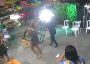 Dono de bar é esfaqueado por um cliente em Lauro de Freitas; vítima teve o pulmão e o fígado perfurados