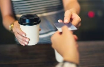 Busca por crédito volta a cair no Brasil em maio, mostra levantamento