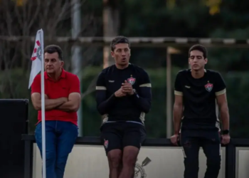 Reforços à vista: Vitória entra na última janela de transferências do ano em busca de contratações