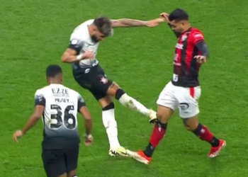 “Não foi com a sola”: Veja a análise do VAR em Corinthians x Vitória
