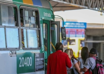 Ônibus voltam a circular no bairro de Pernambués
