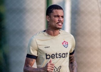 “Muito trabalho”, diz Janderson sobre nova oportunidade como titular do Vitória
