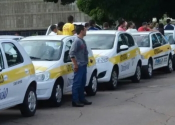 Proposta que libera dirigir 24 horas após aprovação em exame de motorista prossegue na Câmara