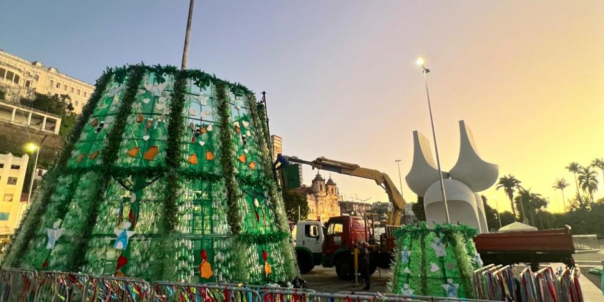 Limpurb entrega mega árvore de Natal sustentável nesta quinta (12)