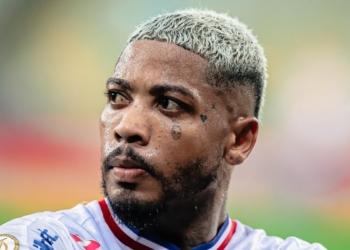 Atacante do Fortaleza utiliza redes sociais para enaltecer torcida do Vitória