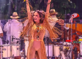 Claudia Leitte sofre com público baixo em projeto realizado em Salvador e doa ingressos