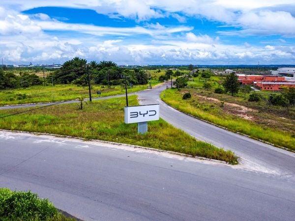 Chinês suspeito de agredir funcionários na BYD vai perder visto e voltar para país