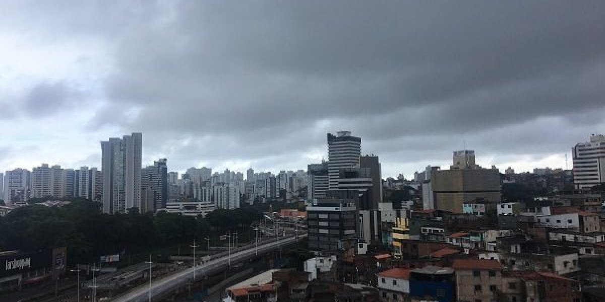 Previsão do tempo para Salvador: fim de semana será de chuvas e variação de temperaturas