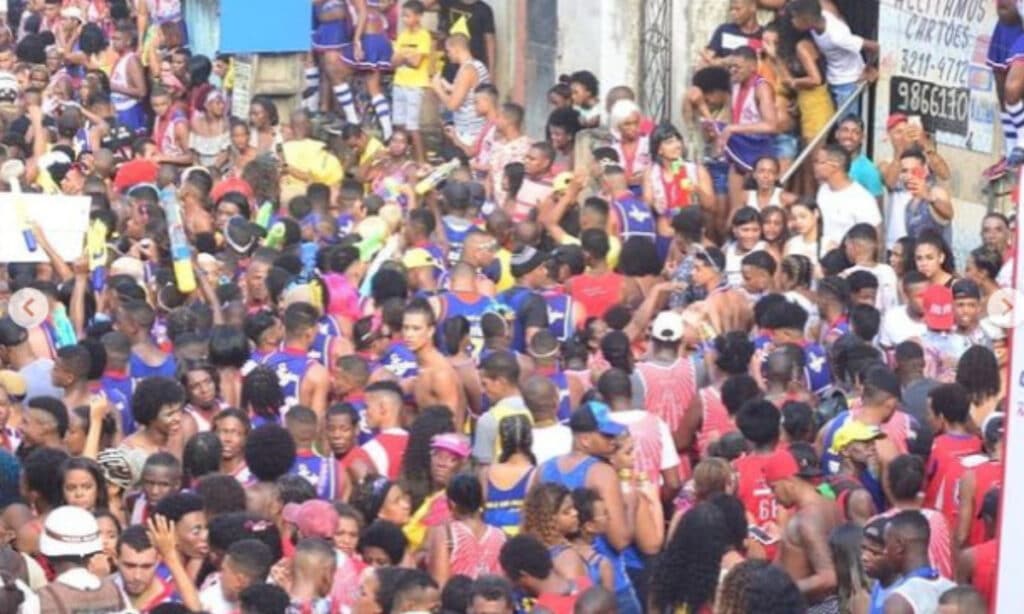 Bloco de pós-Carnaval em Boa Vista do Lobato tem briga generalizada