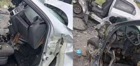 Cinco homens morrem após batida entre dois carros na Bahia