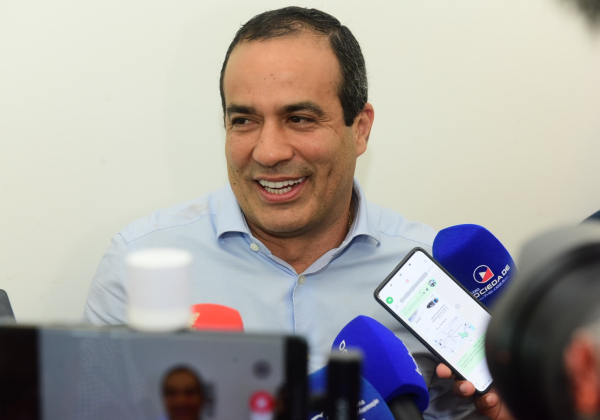 Prefeito diz que falta de integração nas linhas de ônibus ocorre por exigência do Estado