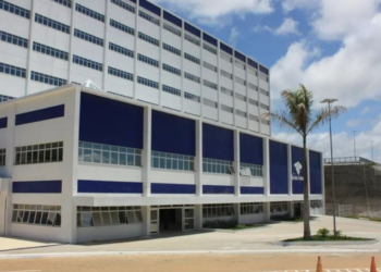 Servidor baiano da Receita Federal em Salvador terá de usar tornozeleira eletrônica e está proibido de sair da cidade