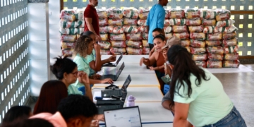 Ação da Prefeitura de Salvador leva apoio emergencial a pescadores e marisqueiros de São Tomé de Paripe