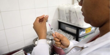 Salvador estende horário dos postos de vacinação até às 19h nesta terça-feira (16)