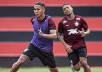 Vitória acerta empréstimo de Zé Breno para o futebol português